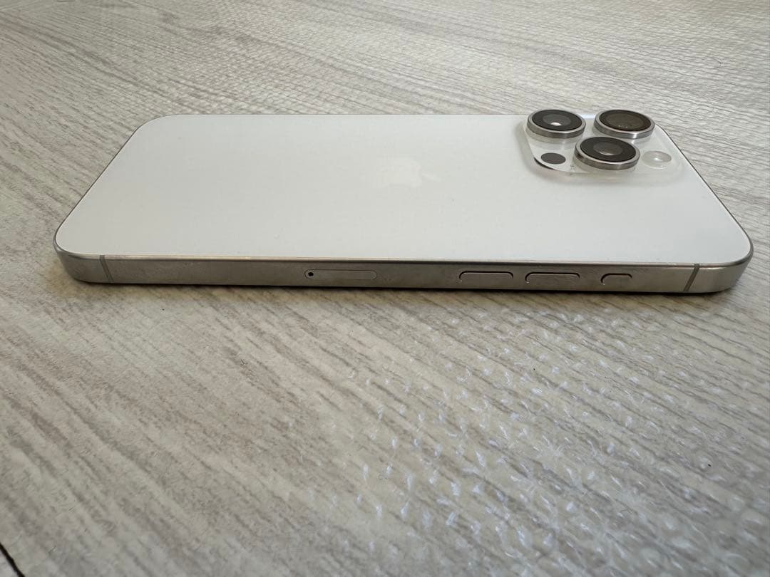 美品　Apple iPhone15pro maxホワイト本体　256GB