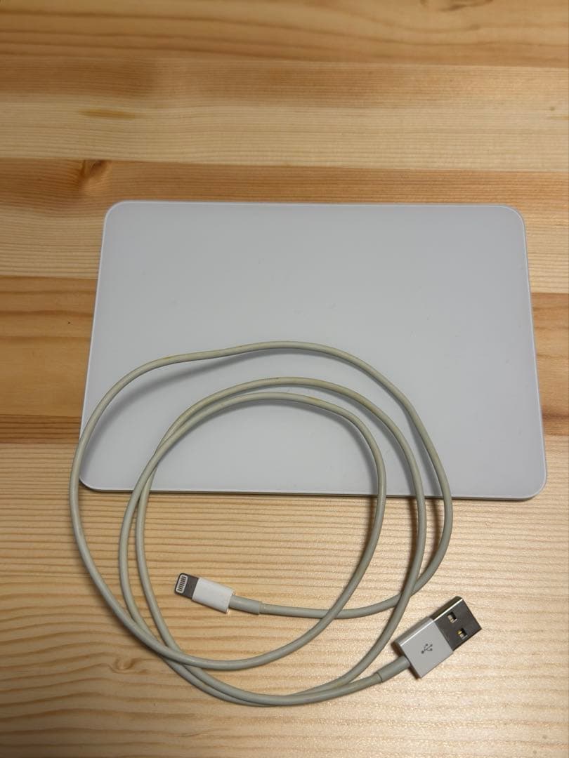 L*Y様 【美品】Apple Magic Trackpad 2 ホワイト ワイヤ