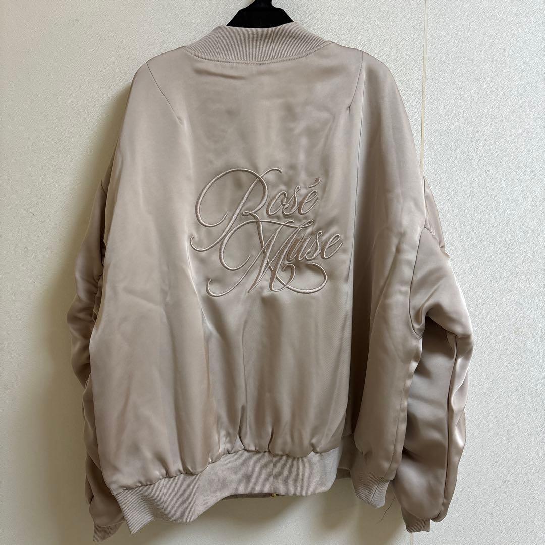 Rosé Muse サテンブルゾン。