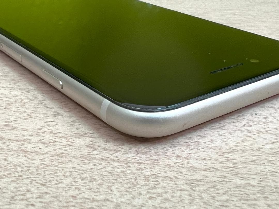 【美品】iPhone SE3 第3世代 64GB スターライト バッテリー96%