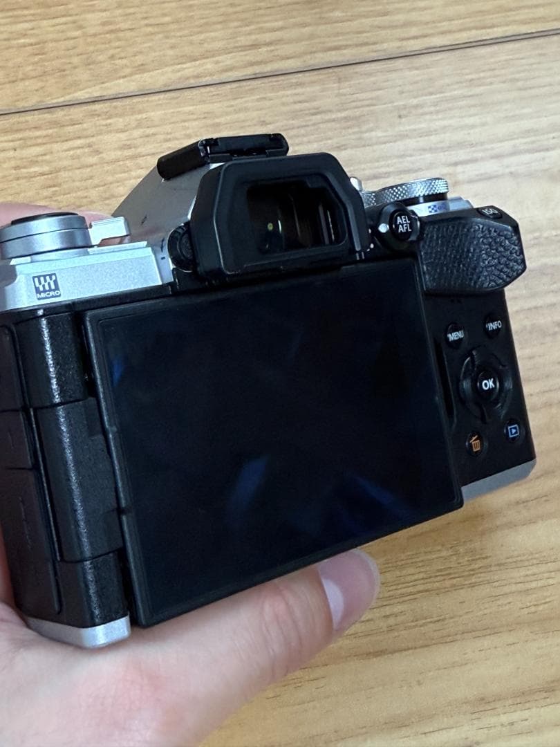 【美品】OLYMPUS OM-D E-M5 Mark III 本体