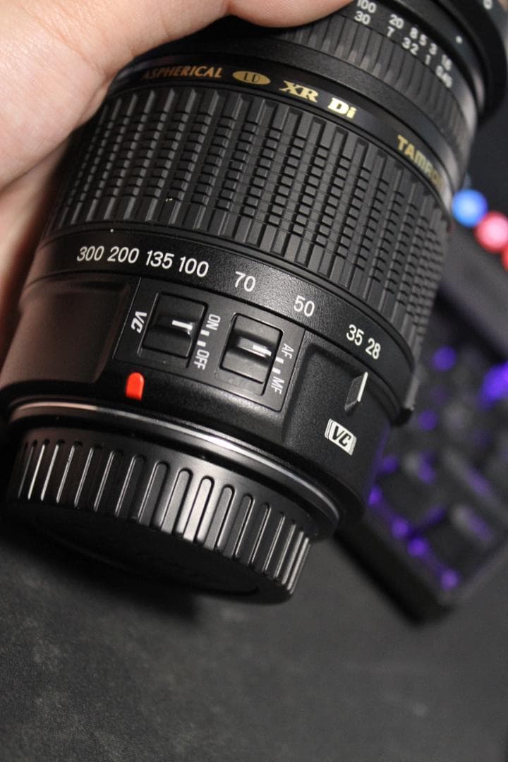 TAMRON AF 28-300mm f/3.5-6.3 VC　フード汚れあり