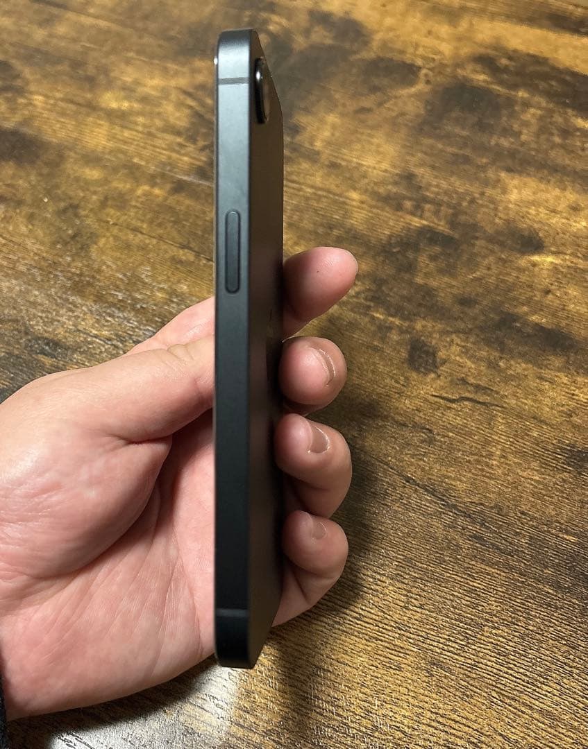 iPhone16e 128GB ブラック