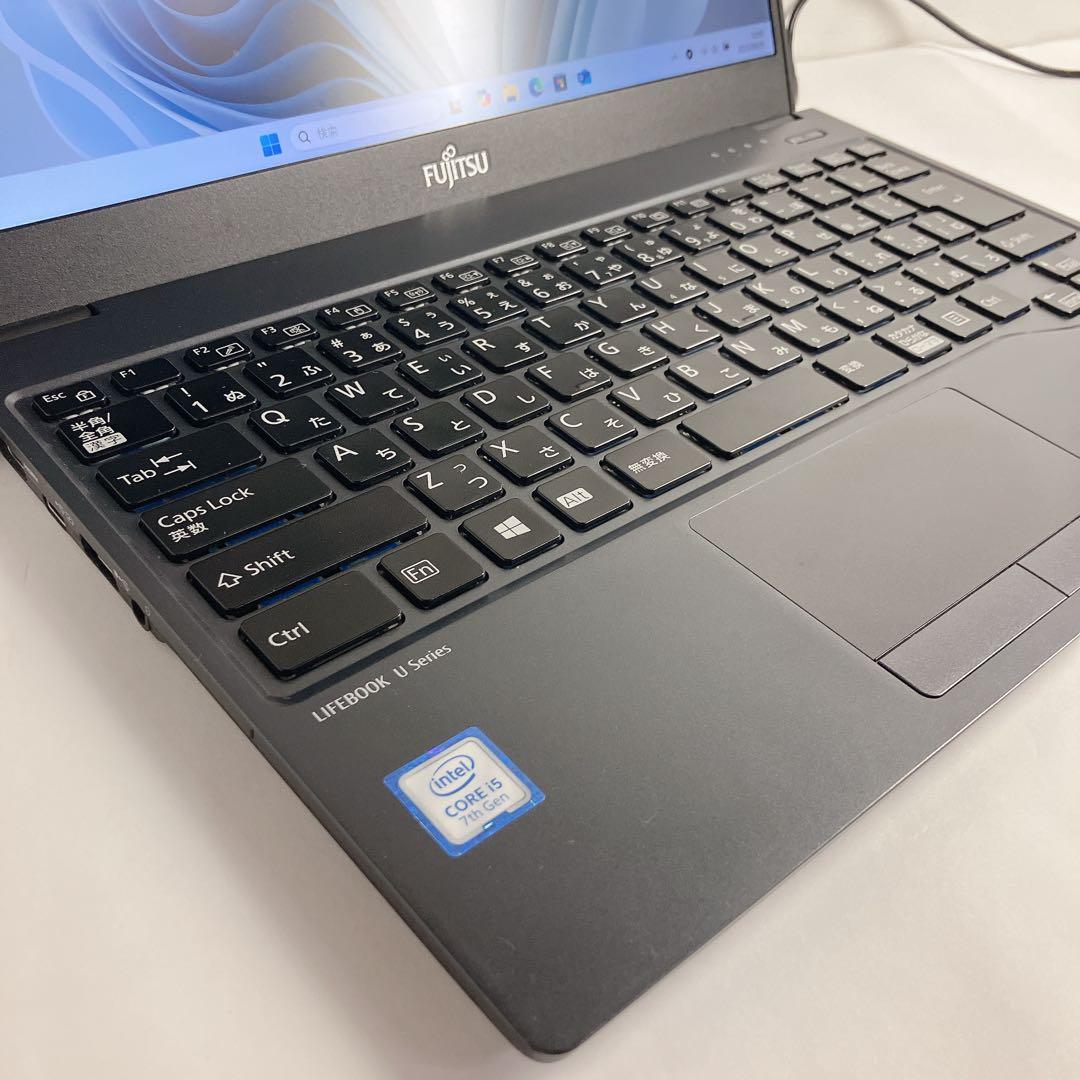 富士通 U938 コア５ Win11　軽量 SSD256GB 13.3インチ