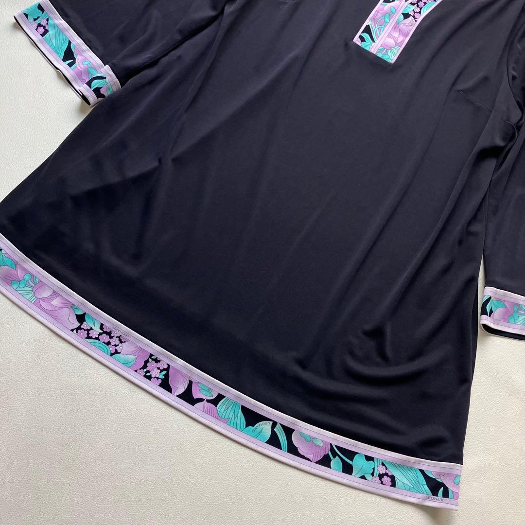 近年美品　レオナール 大きいサイズ44 チュニック　カンカン　花柄