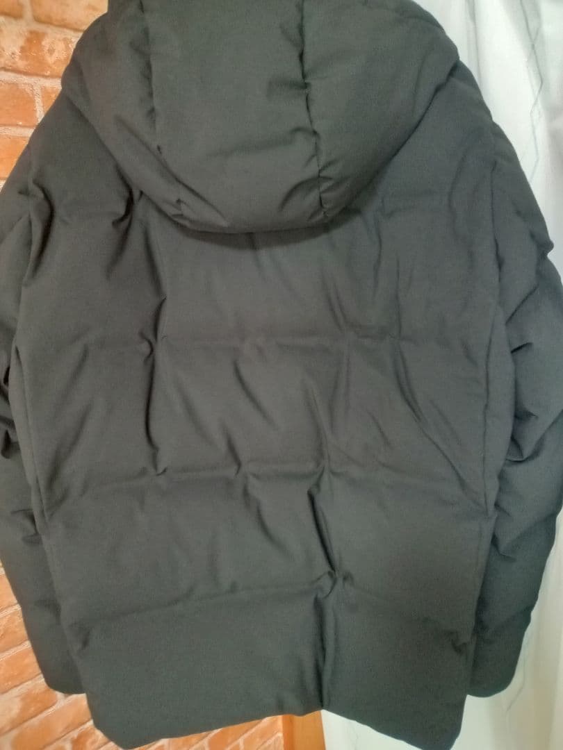 【美品】UNIQLO【ユニクロ】 シームレスダウンパーカーXLブラック