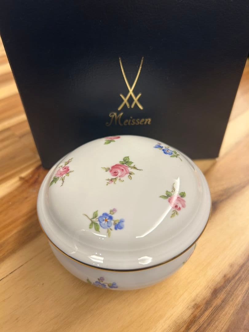 未使用　Meissen 花柄 磁器ボックス　５１３