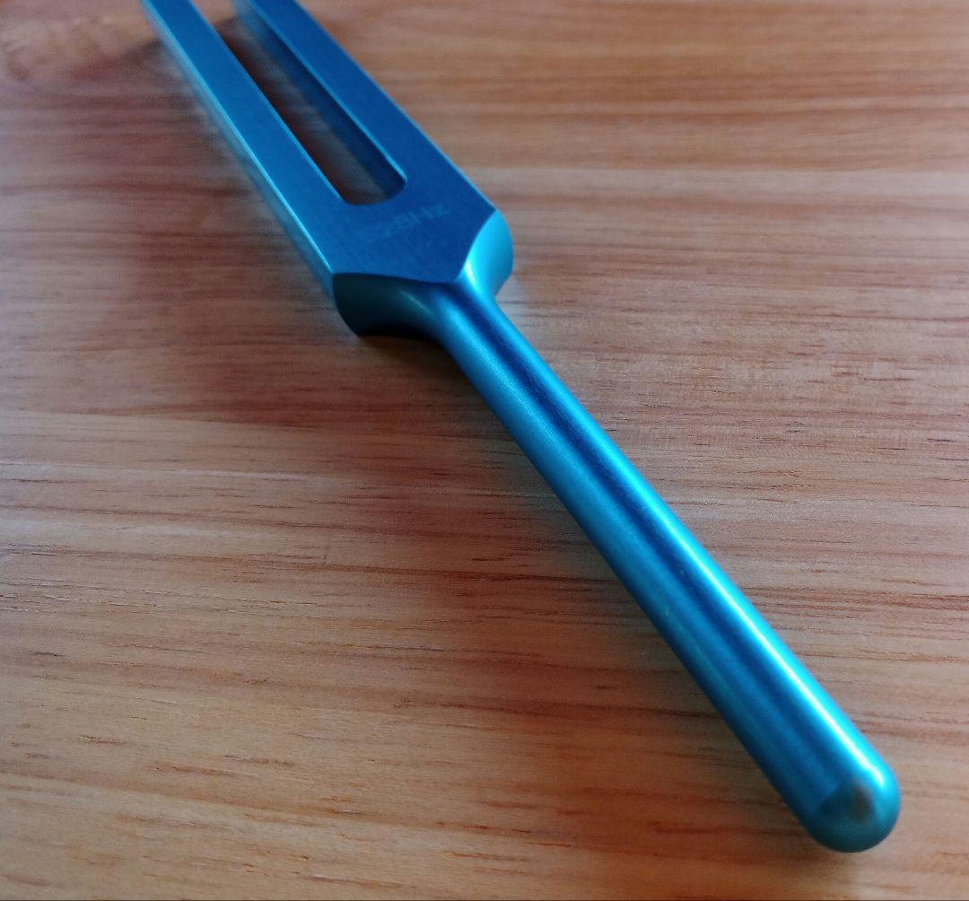 マドモアゼル愛　AIチューナー　深海　528Hz　音叉　木製ハンマーセット