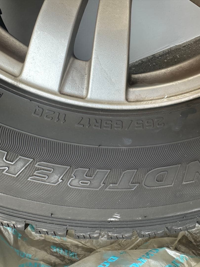 DUNLOP スタッドレスタイヤ 17インチ　4本セット