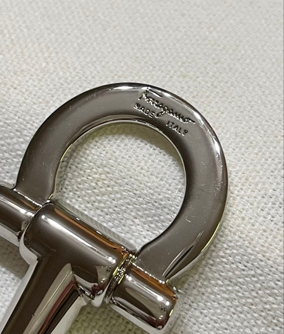 フェラガモ　携帯用折りたたみ靴べら