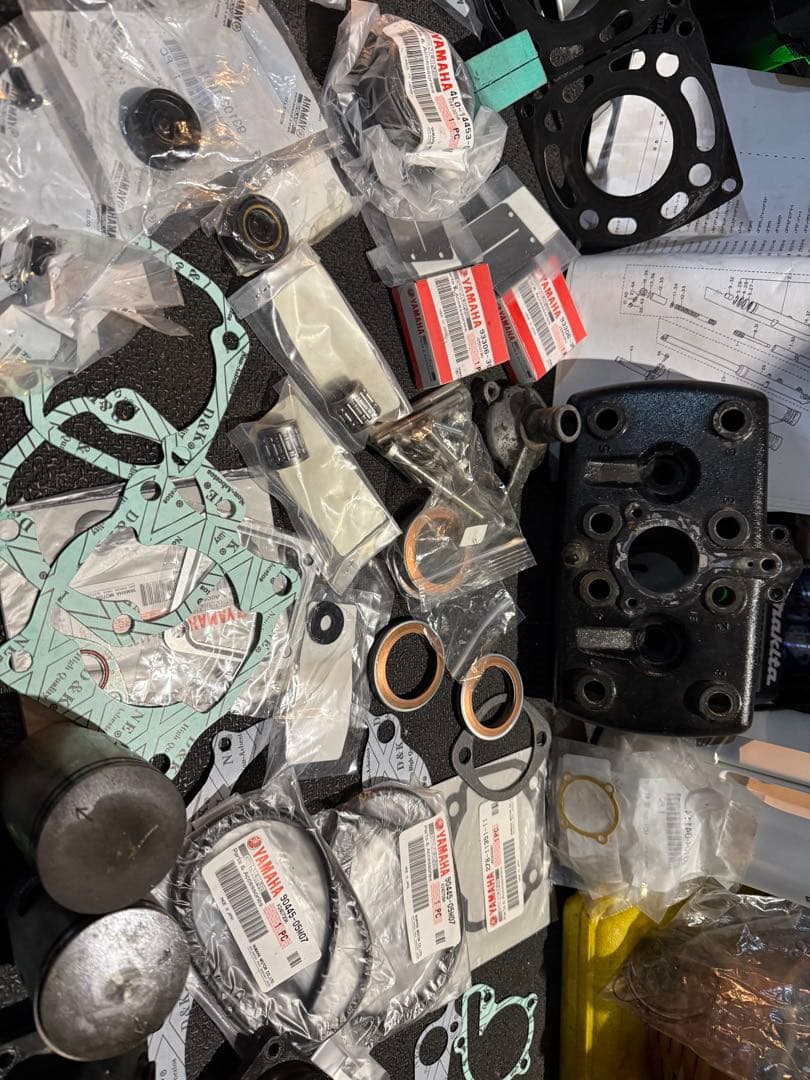 格安　RZ250 エンジン　純正部品　詰め合わせ