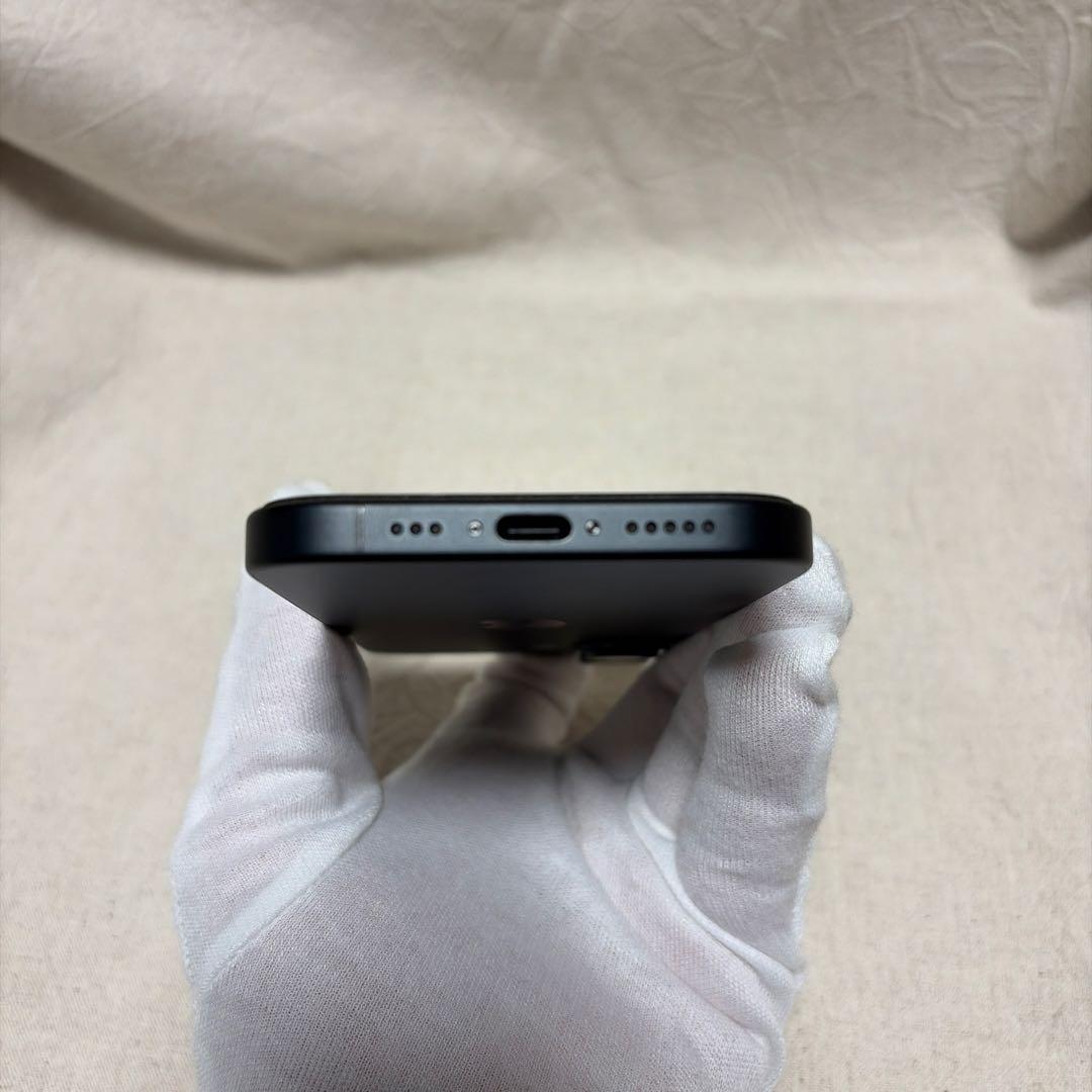 【美品】Apple iPhone16 256GB おまけ付き