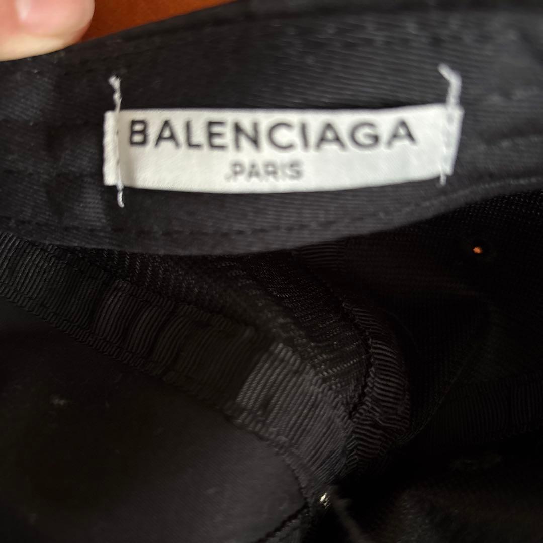 BALENCIAGA 黒 キャップ