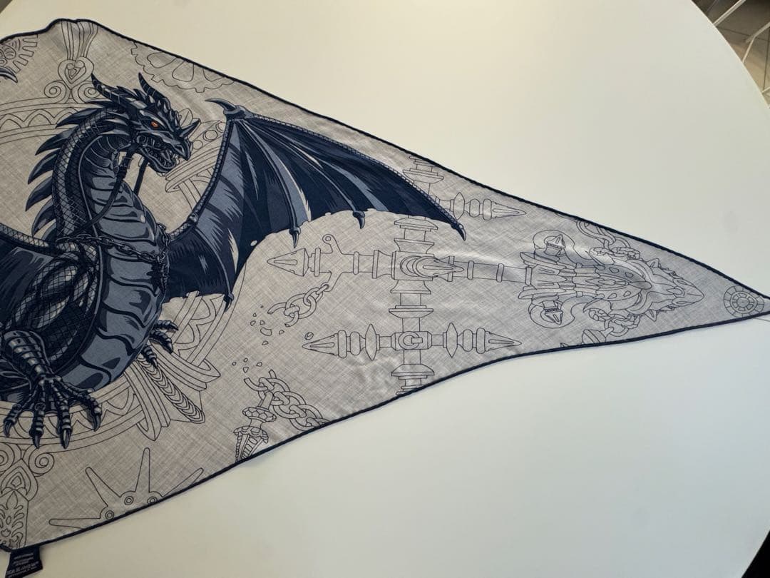 HERMES エルメス カシミアシルク ドラゴン柄　三角形ストール