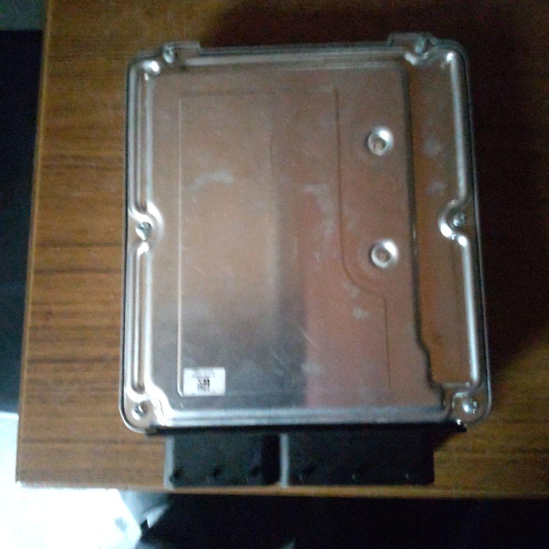 キャンター4M系のエンジンコンピューターME195204です