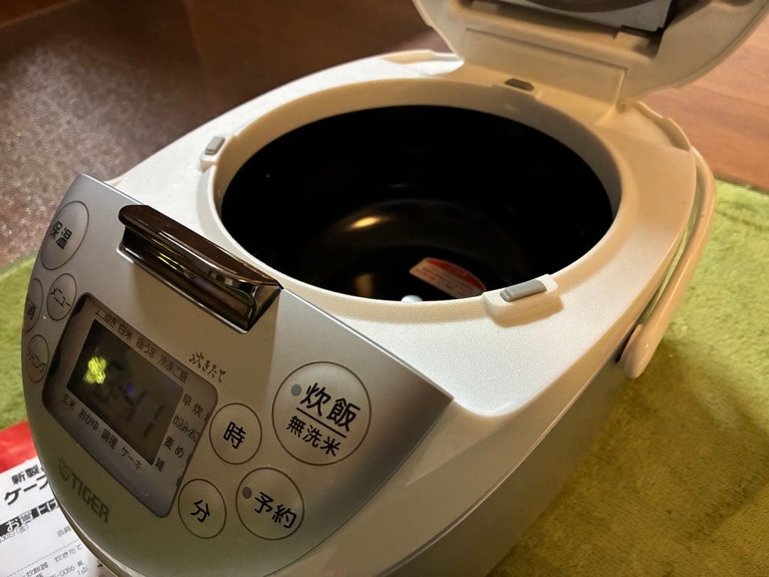 TIGER 炊飯器 3合炊　25年製　jpg-g055