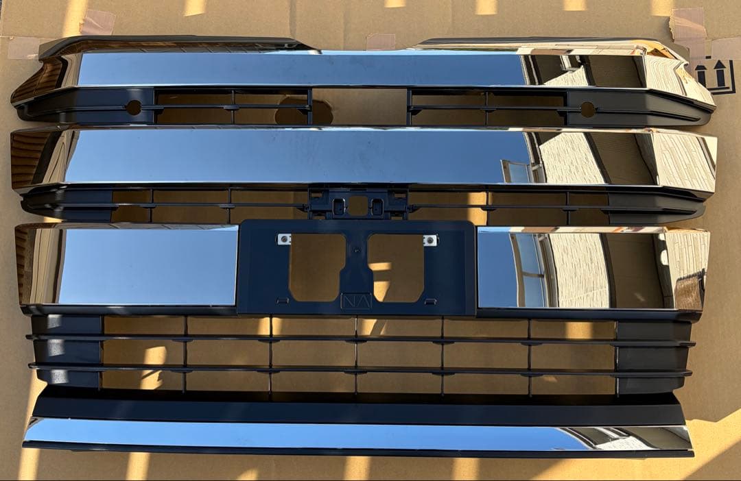 【送料込み】トヨタ ノア 90系 純正 フロント グリル 【新車外し】