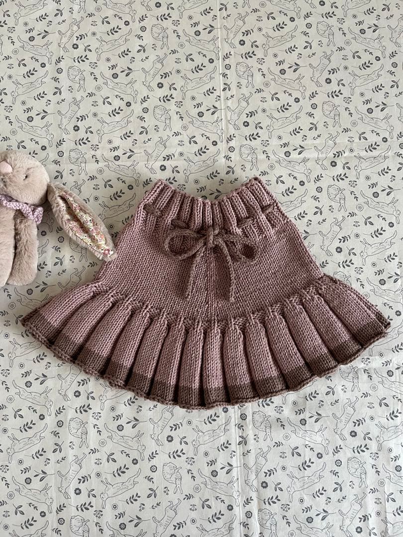 カーディガンとスカートセット　babytoly Misha&Puff風