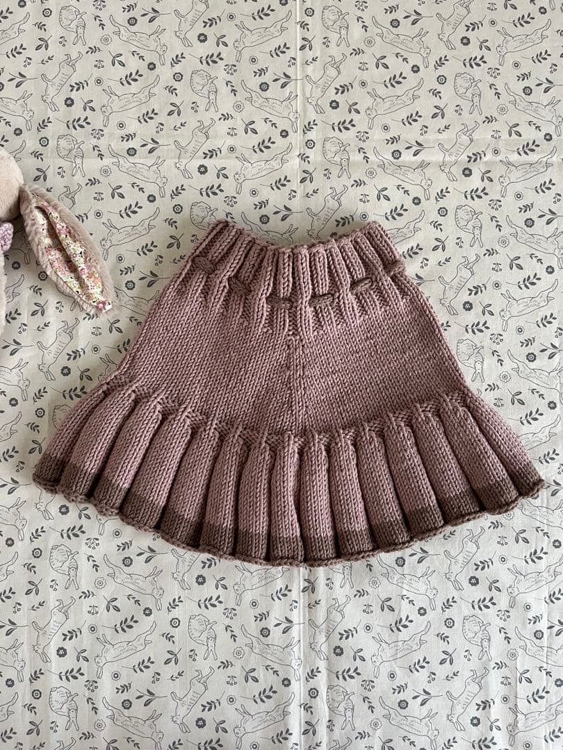 カーディガンとスカートセット　babytoly Misha&Puff風