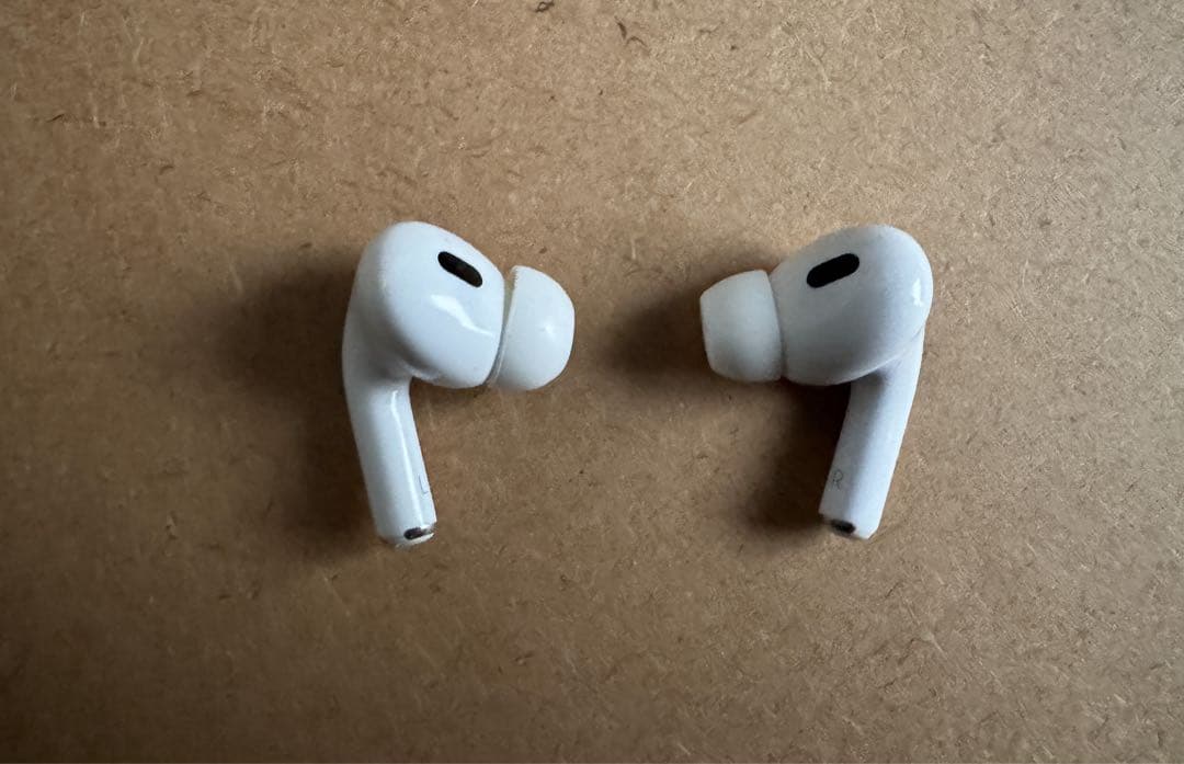 アップル正規品★AirPods Pro 2 Lightning ★付属品あり