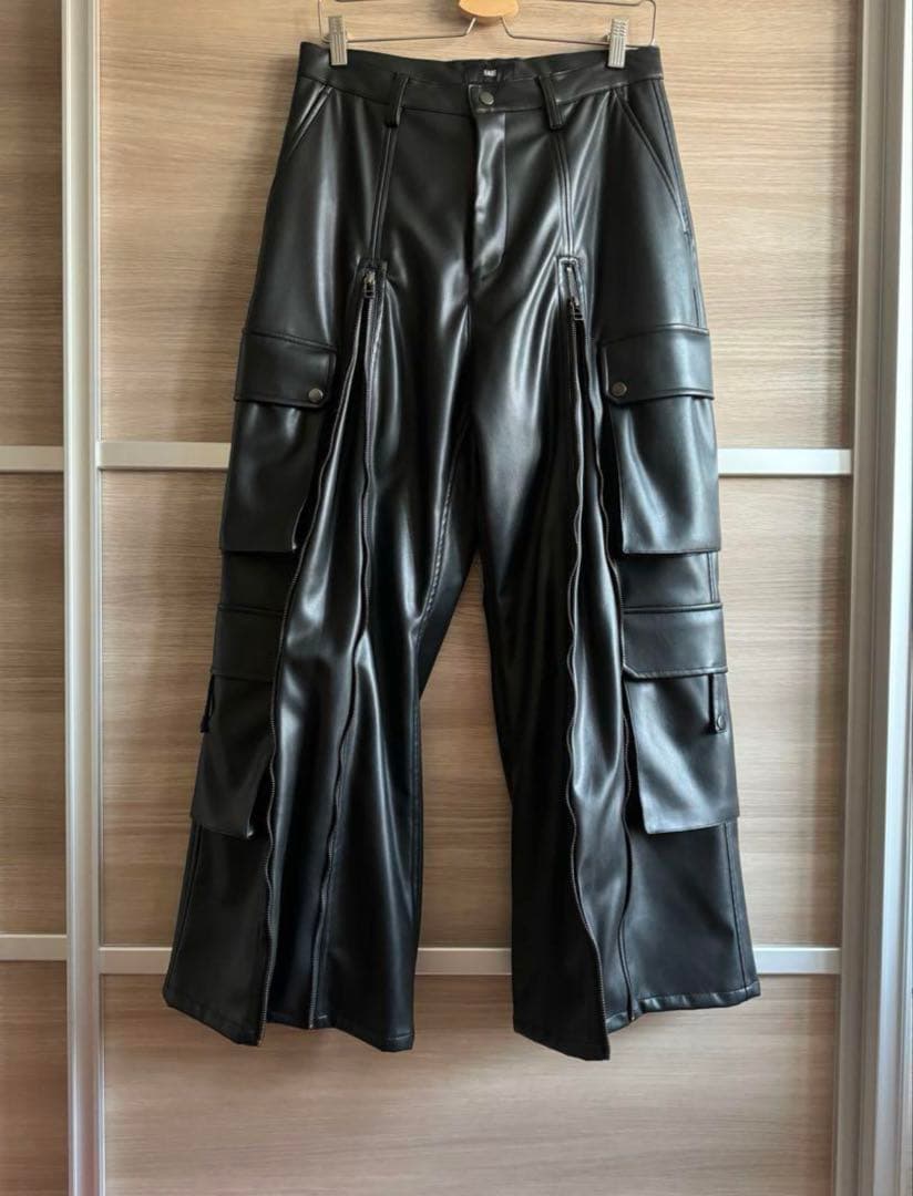 レザー　ワイドカーゴパンツ　レザーパンツ　ハレ　HARE