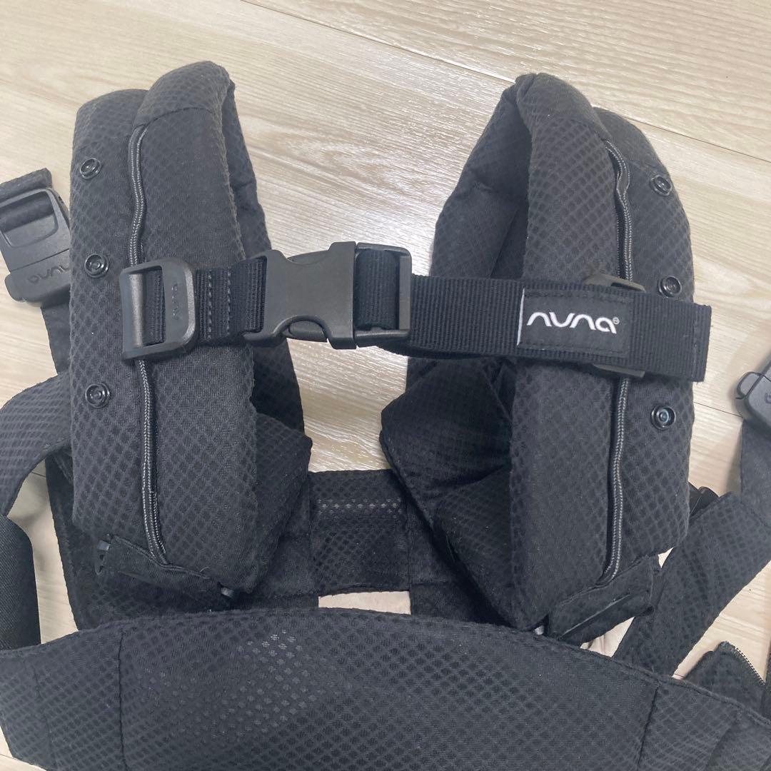 【美品】NUNA CUDL clik抱っこ紐 caviar