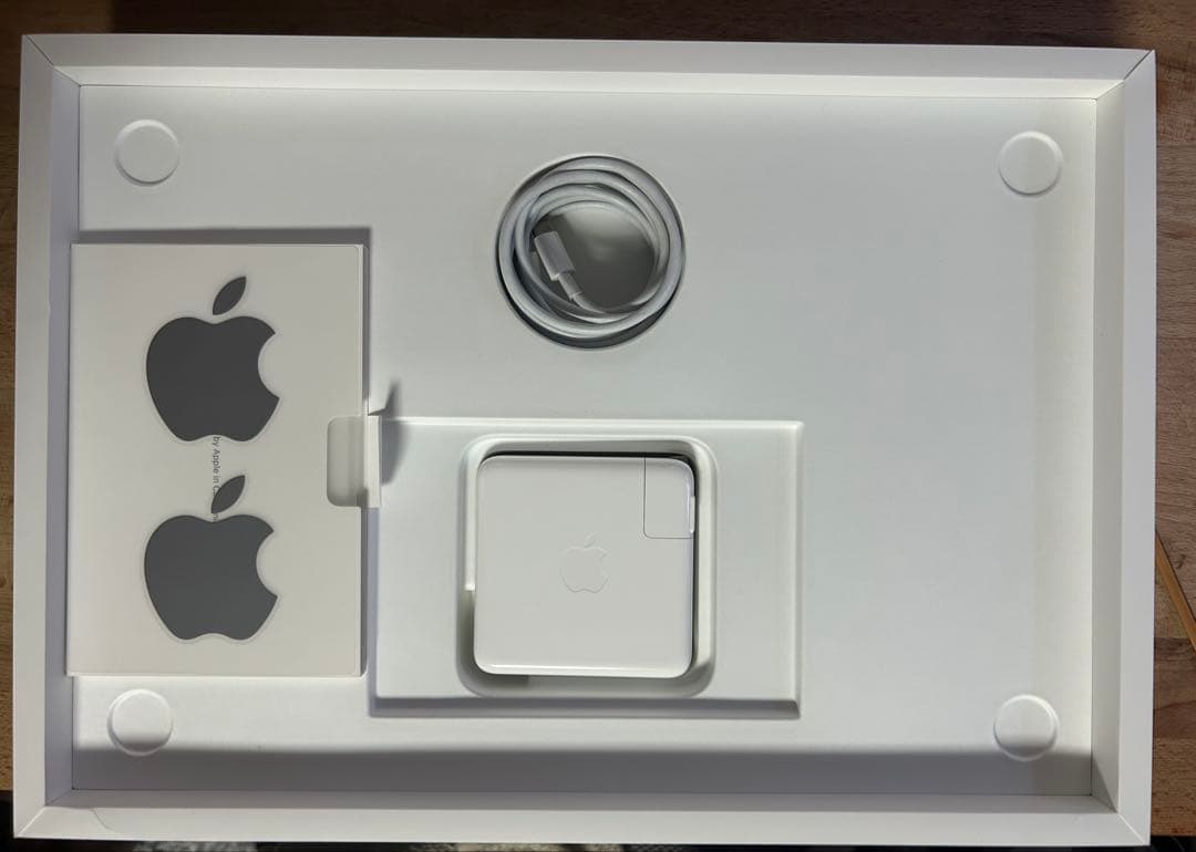 MacBook Pro 16インチ i9 / 16GB / 1TB 外箱付