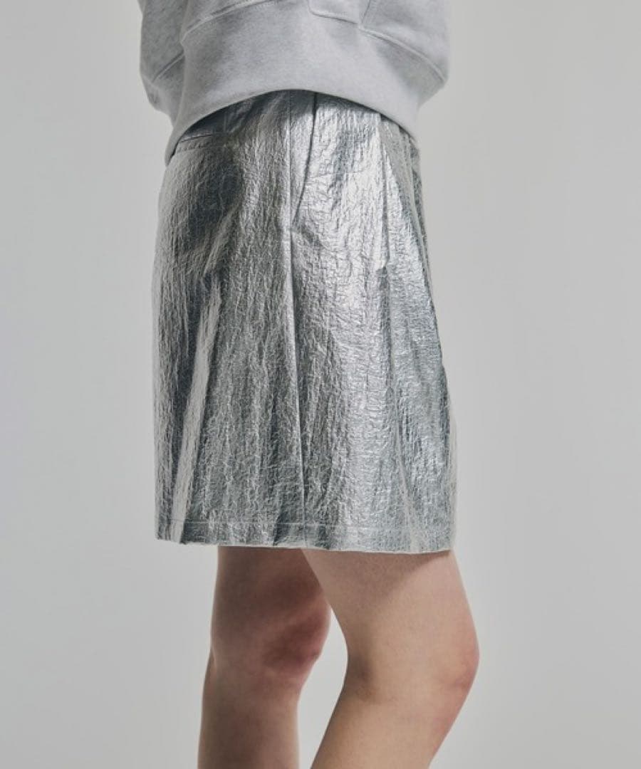 NOISEMAKER メタリックタックショートパンツ