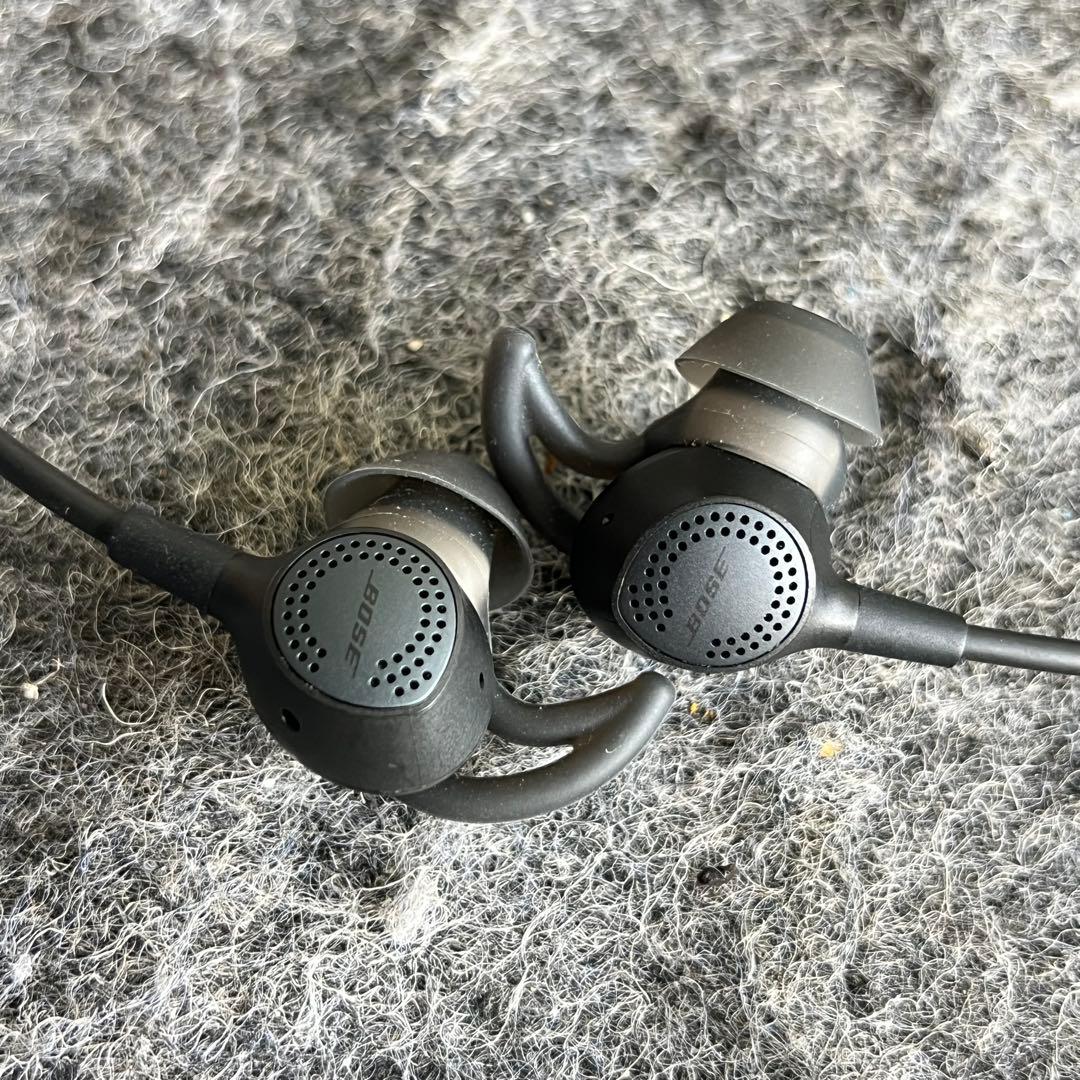F45美品✨　Boseワイヤレスイヤホン　ブラック　Bluetooth