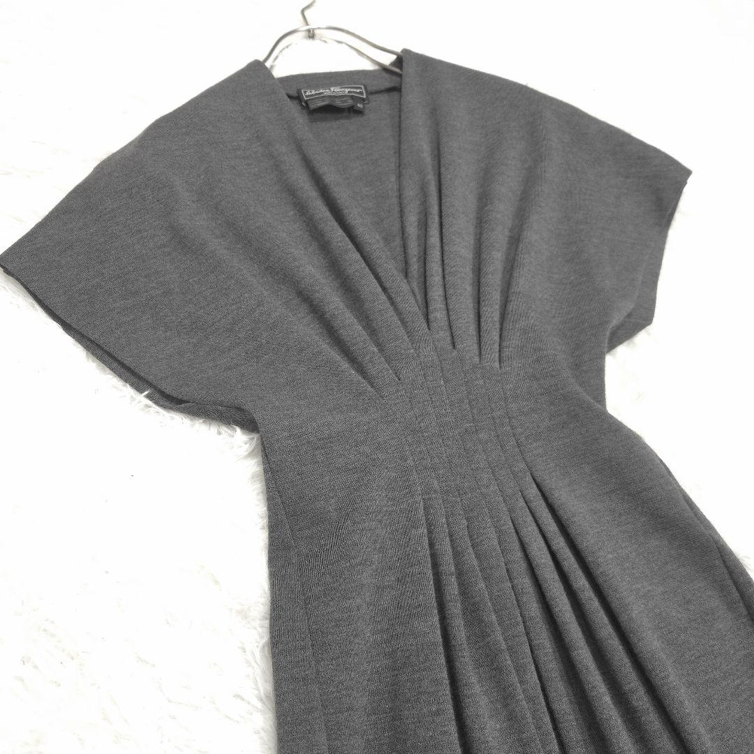 Salvatore Ferragamo 40 ワンピース ロング 半袖 Vネック