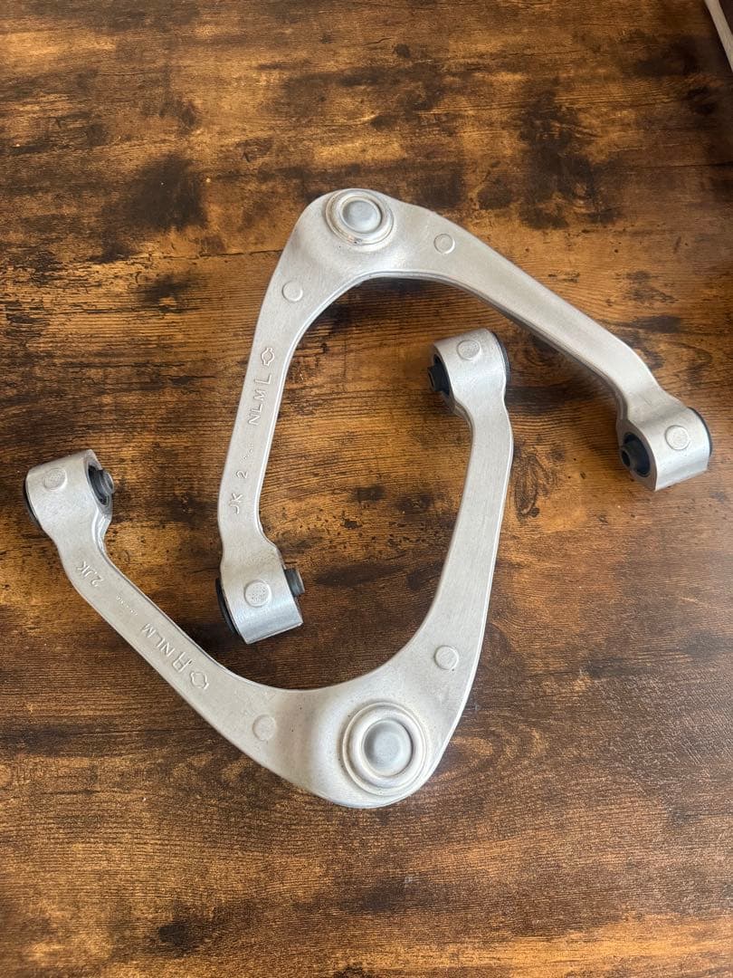 V36スカイラインセダン 純正アッパーアーム y51フーガ、ckv36クーペ流用