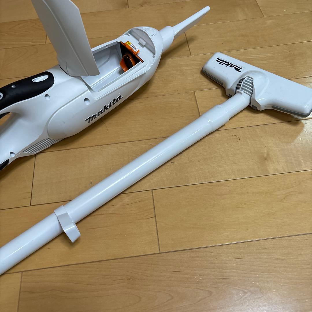 マキタ充電式クリーナ　18V