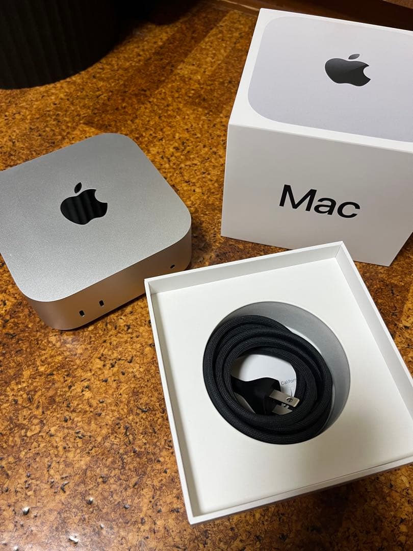 Apple Mac mini M4 Pro 24GBメモリ/512GBストレージ