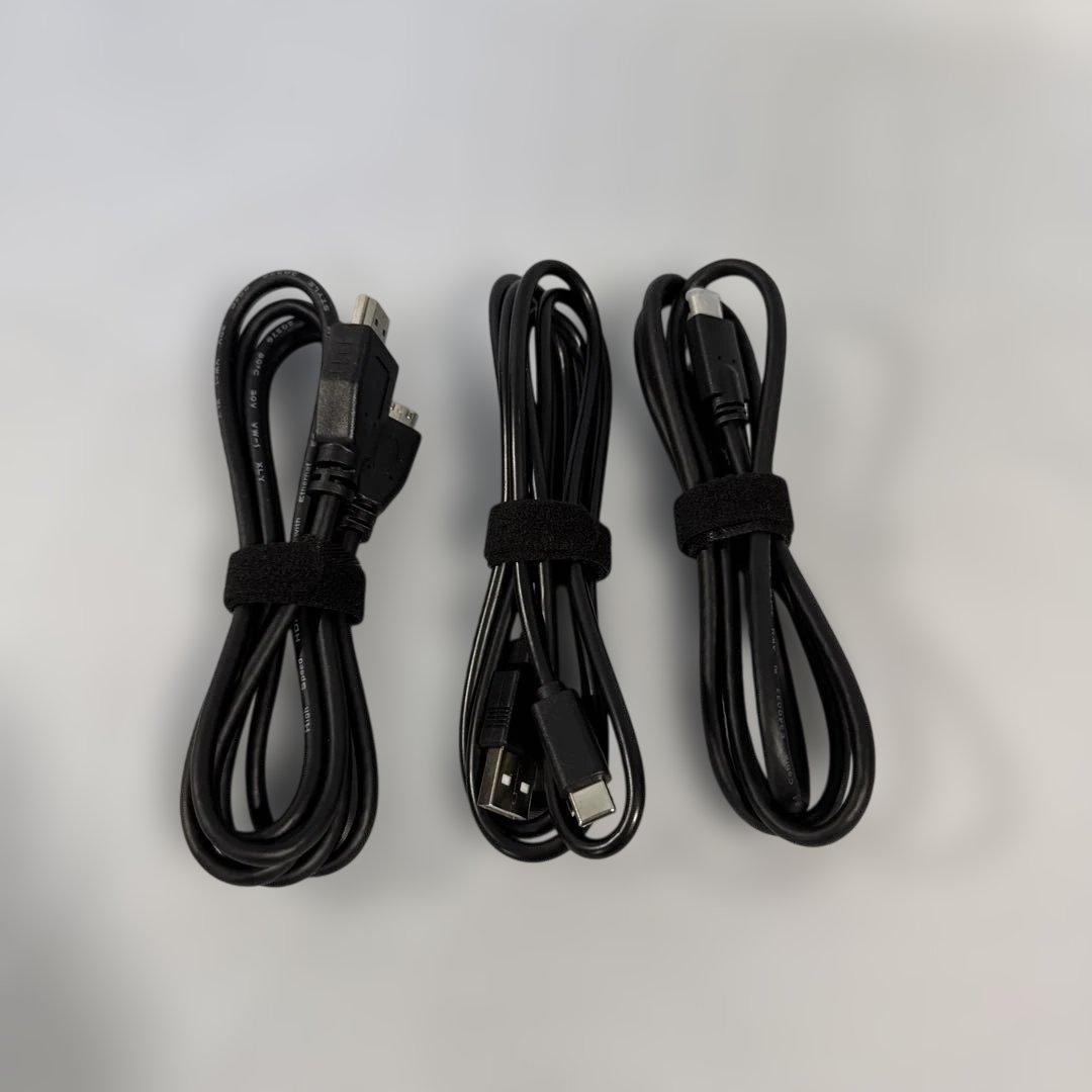 モバイルモニター　4K 13.3インチ　タッチスクリーン