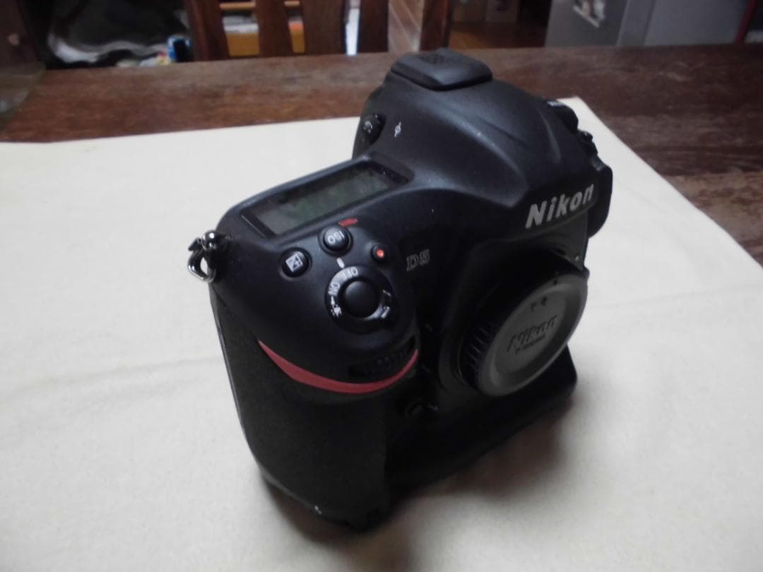 超美品 ショット数激少97 NIKON D5 XQDタイプ 元箱取説他