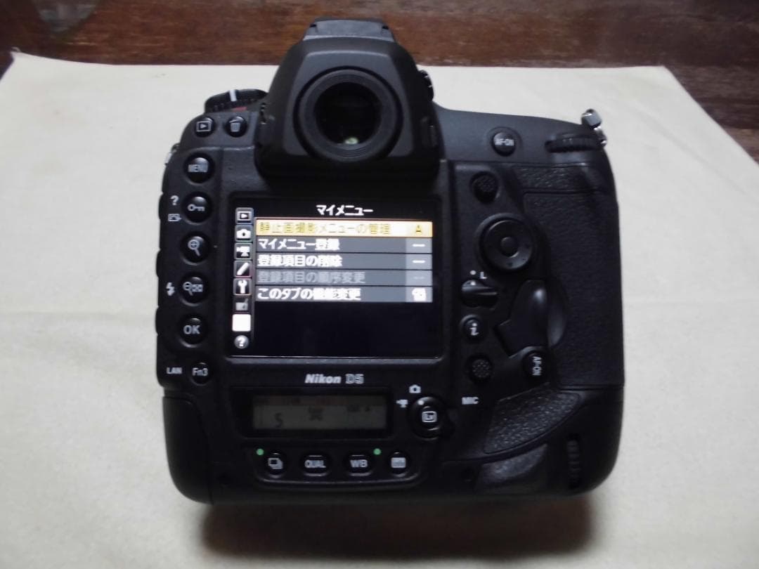 超美品 ショット数激少97 NIKON D5 XQDタイプ 元箱取説他