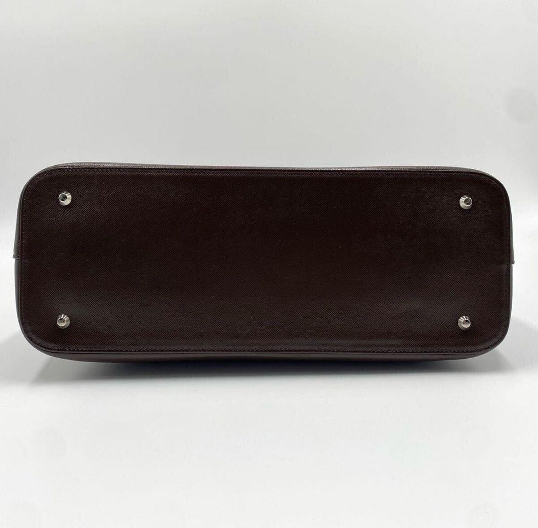 【美品】バーバリー トートバッグ A4収納可 サフィアーノレザー 自立