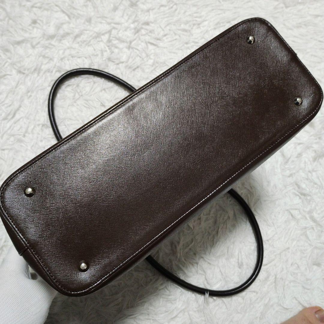 【美品】バーバリー トートバッグ A4収納可 サフィアーノレザー 自立