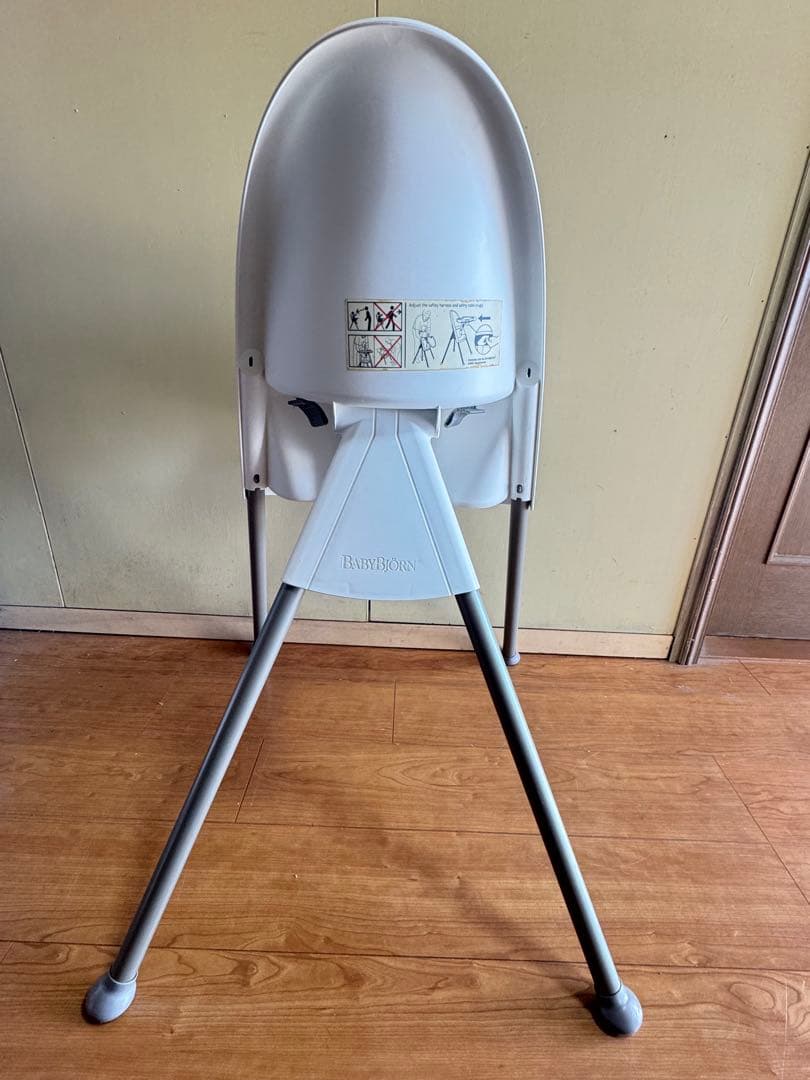 廃盤品　ベビービョルン ハイチェア (ハーネス付) ホワイト/グレー 希少色