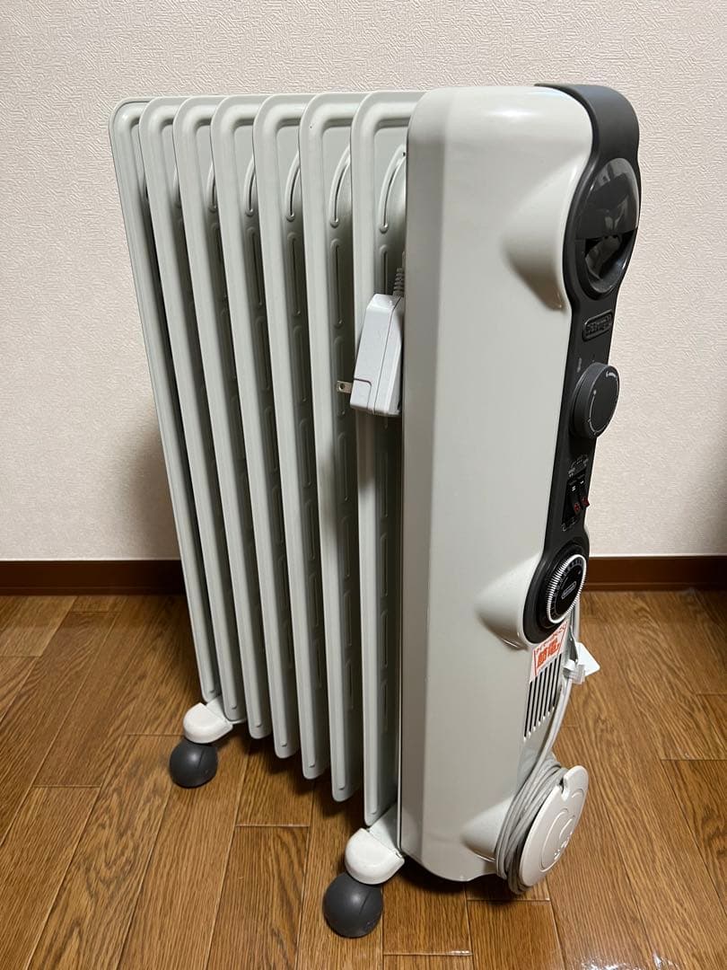 【メーカ価格】31,350円 デロンギオイルヒーターHJ0812