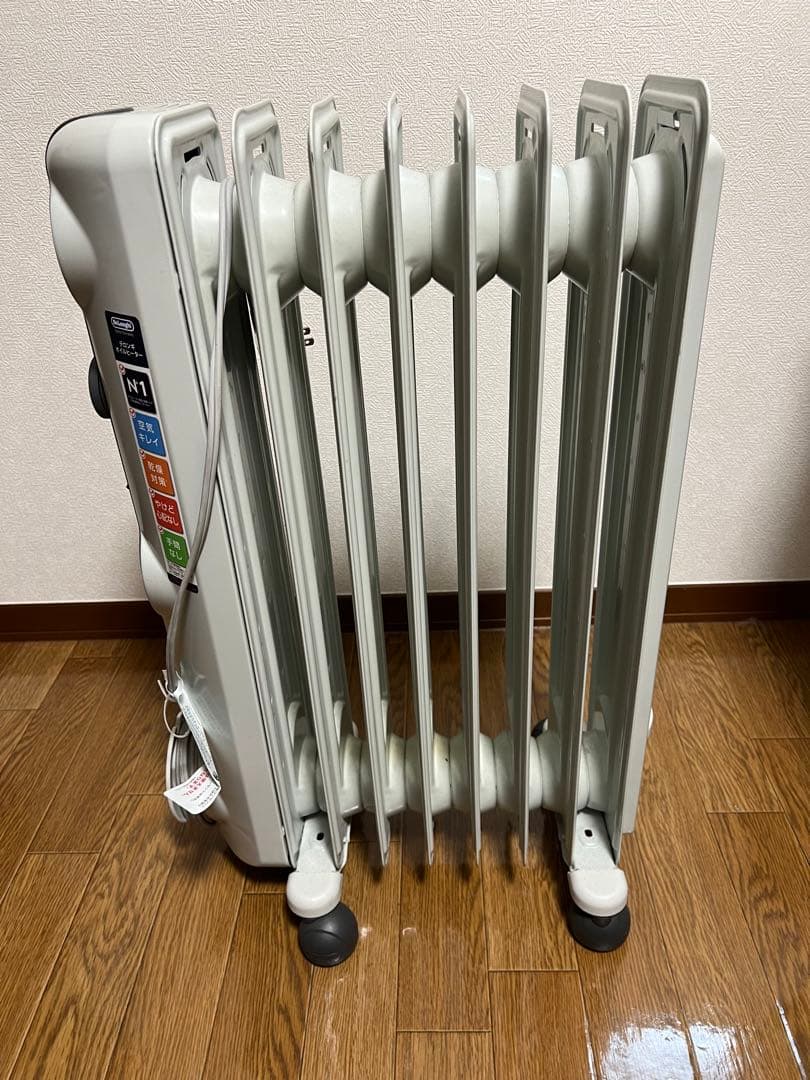 【メーカ価格】31,350円 デロンギオイルヒーターHJ0812