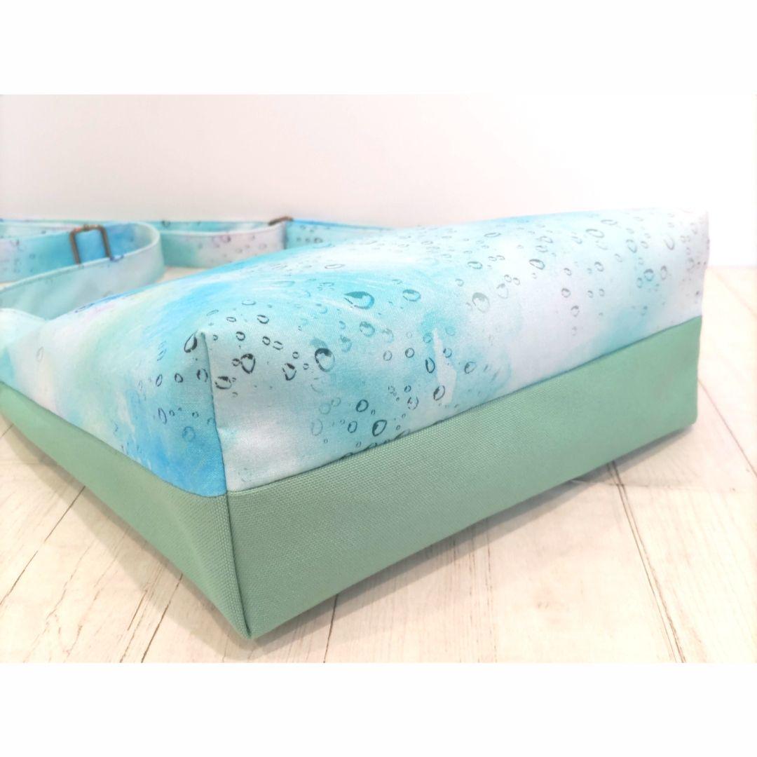 おたま様　仕切りポケット付ショルダーバッグ　ファスナートート　ミニ財布