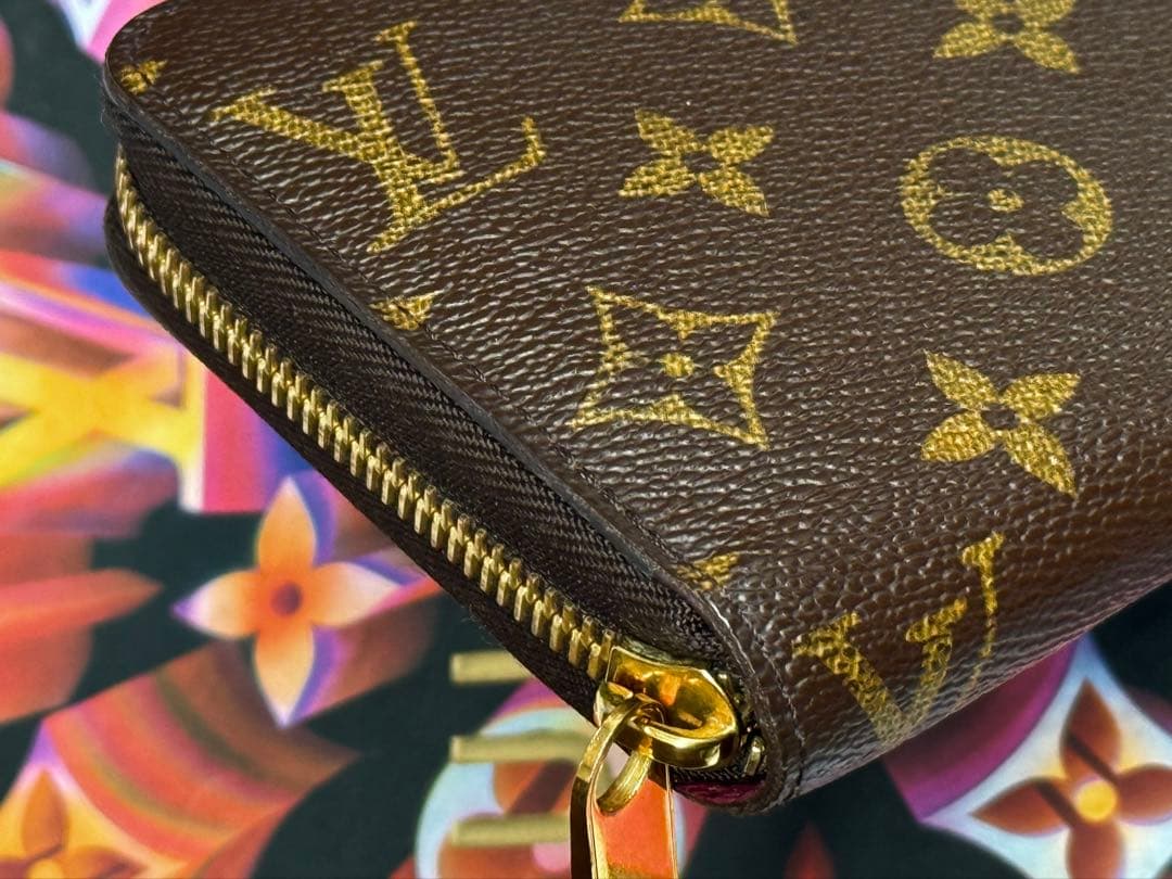 美品！新型LOUIS VUITTONルイヴィトン　ジッピーウォレット　フィーシャ