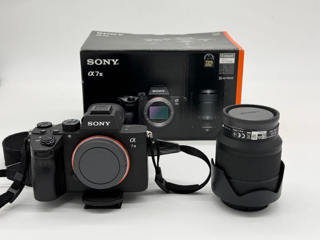 美品　SONY α7 Ⅲ デジタル一眼レフカメラ 本体とレンズ付き