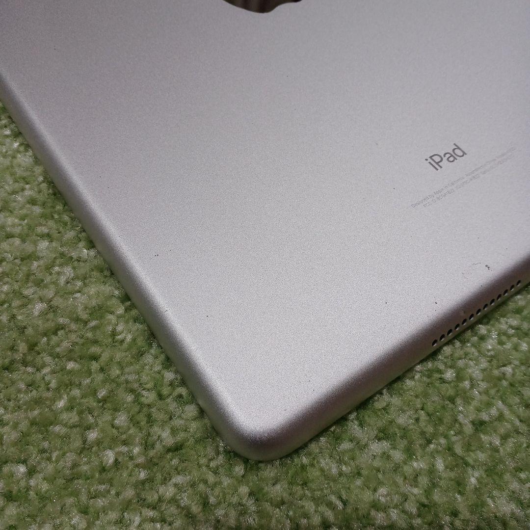 iPad 第6世代　32GB