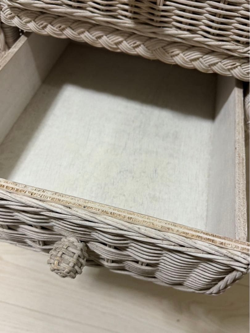 ヴィンテージアンティークフレンチカントリーラタン4段チェスト