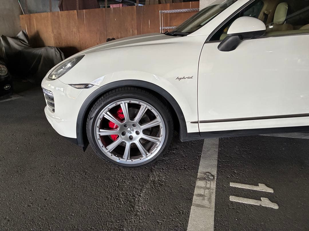 ポルシェカイエン、アウディQ7 22インチ新品ホイールと中古タイヤセット