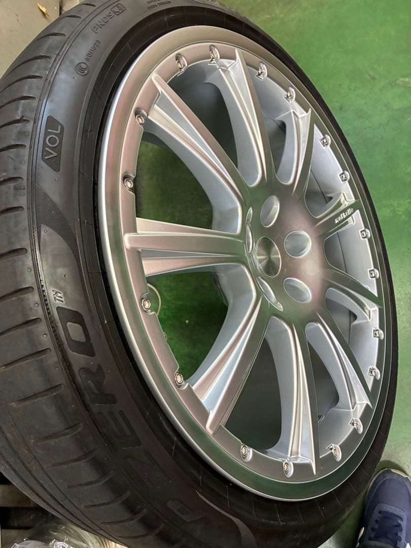 ポルシェカイエン、アウディQ7 22インチ新品ホイールと中古タイヤセット