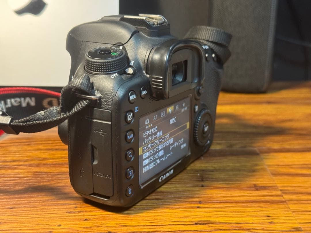 Canon EOS 7D Mark II 一眼レフカメラ