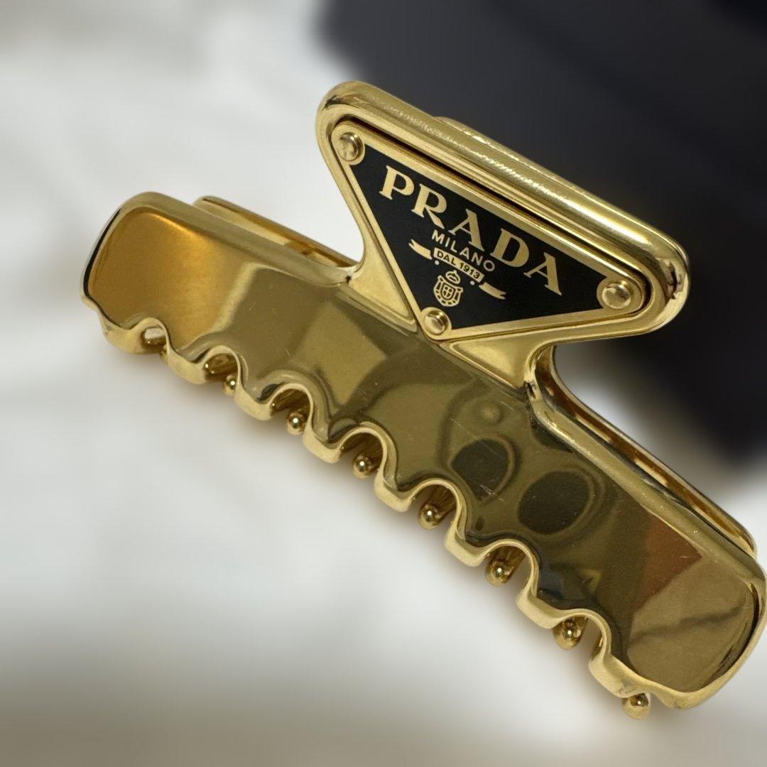 M*M様 PRADA ゴールド ヘアクリップ
